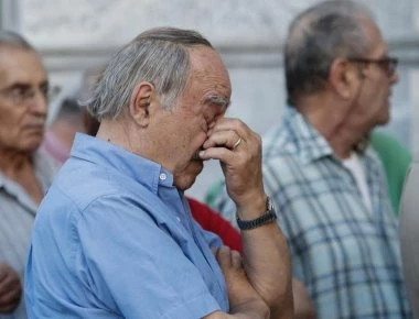 ΟΟΣΑ: Καταβαράθρωση του προσδόκιμου ζωής για τον Έλληνα από το 2015 ελέω κρίσης (φωτό)